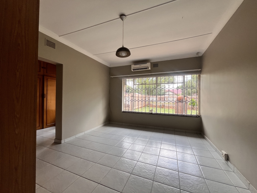 To Let 3 Bedroom Property for Rent in Flamwood North West
